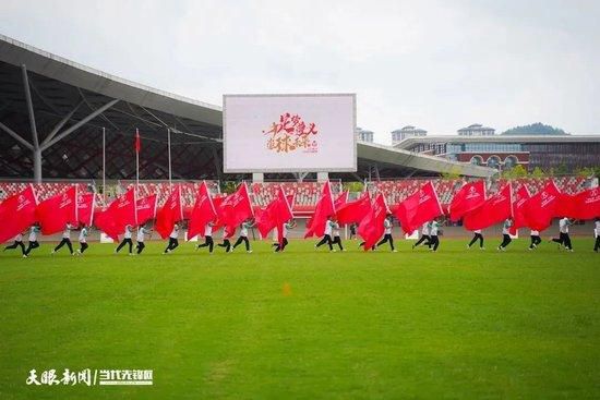 陈泽楷紧张的问道：那您这次有多大把握？叶辰认真道：我没去过叙利亚，不了解叙利亚反对派的单兵实力、防御等级，但从你刚才所说的情况来看，对方的纸面数据还是非常强悍的，我就算有点能耐，也不可能硬扛上千名荷枪实弹的士兵，所以只能想办法悄悄潜入。